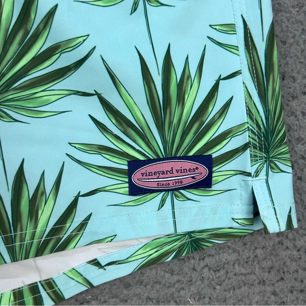 Vineyard Vines Mens Swim Trunks Large Chappy Palm Printed Green Lined 7” Inseam‎